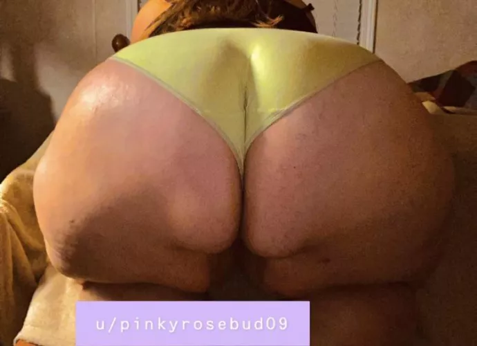 Bigger the berry sweeter the juice 🍑💦🩵