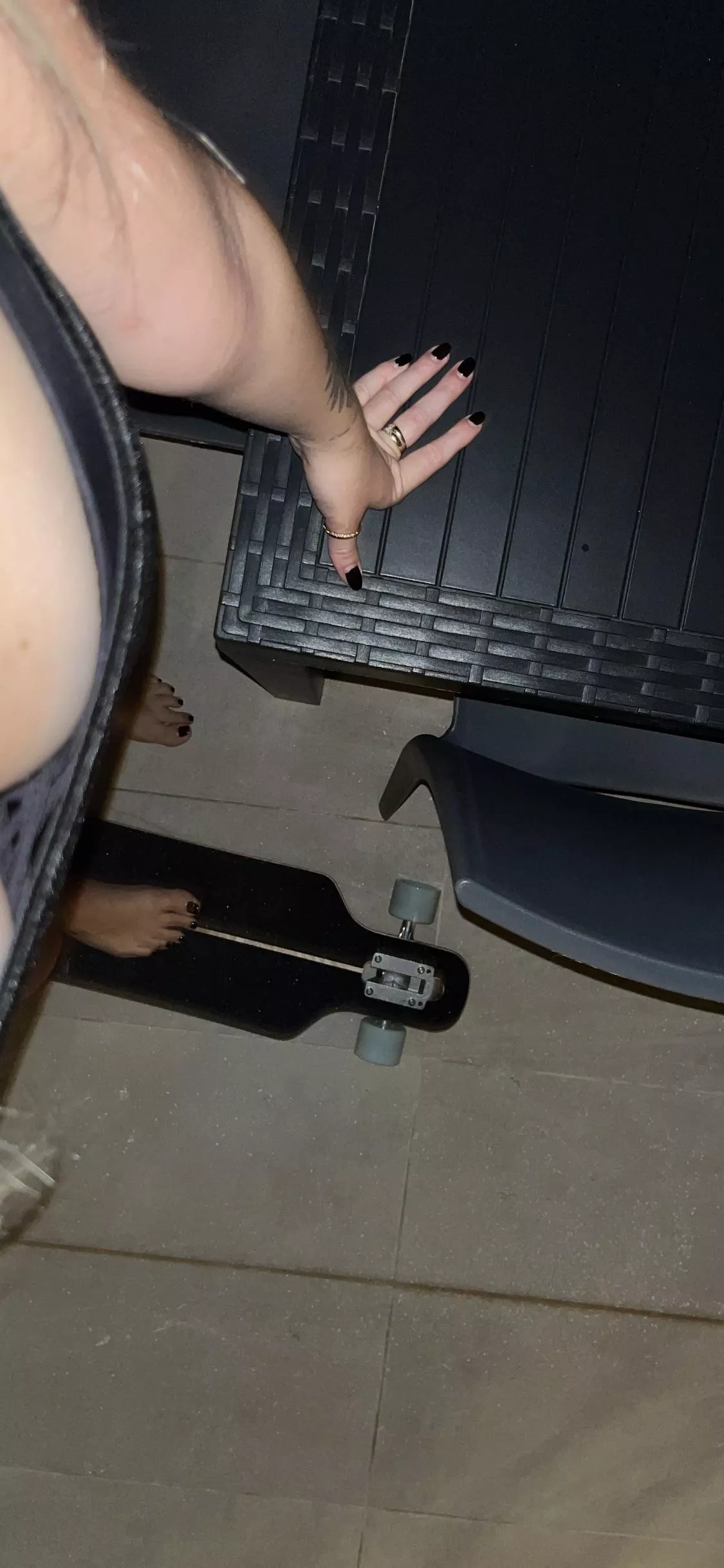 Black nails and toenails, what do you think ?