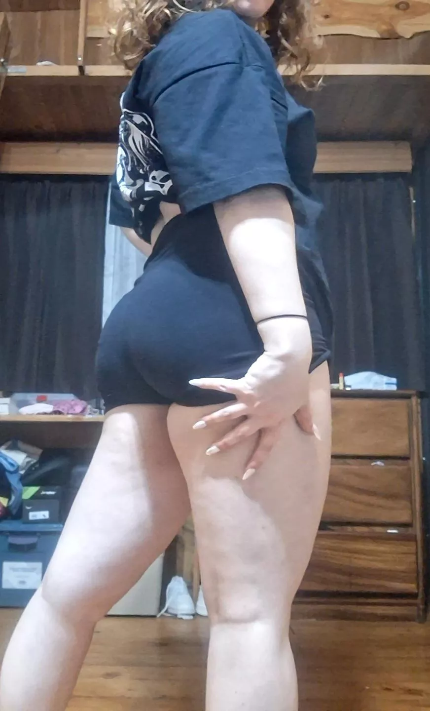 Can't lie, part of the reason I go to the gym is to be more appealing to asian men 🐇🍒