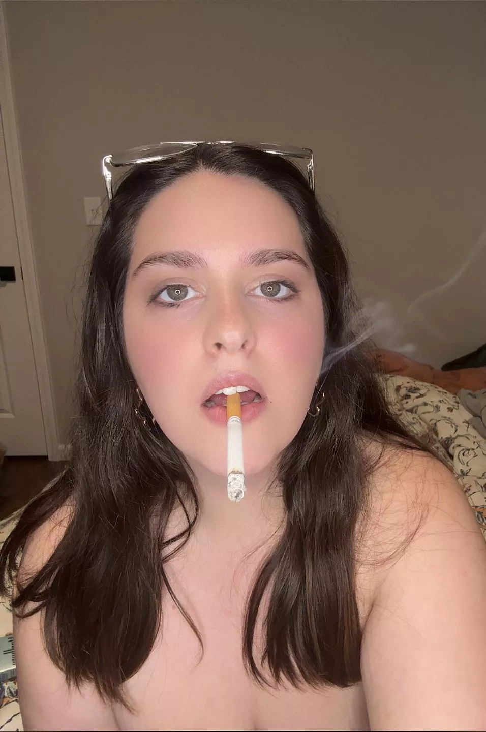 Do you like my dangle? 😘❤️