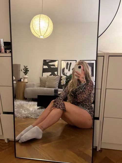 Feeling so damn cute and horny