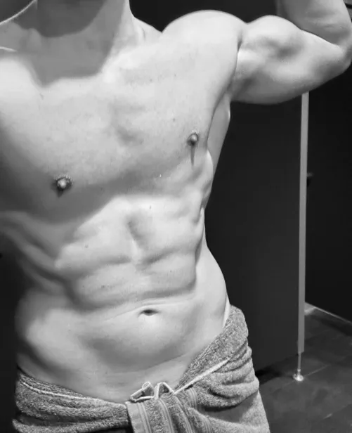 Freshly showered, you wanna join? 