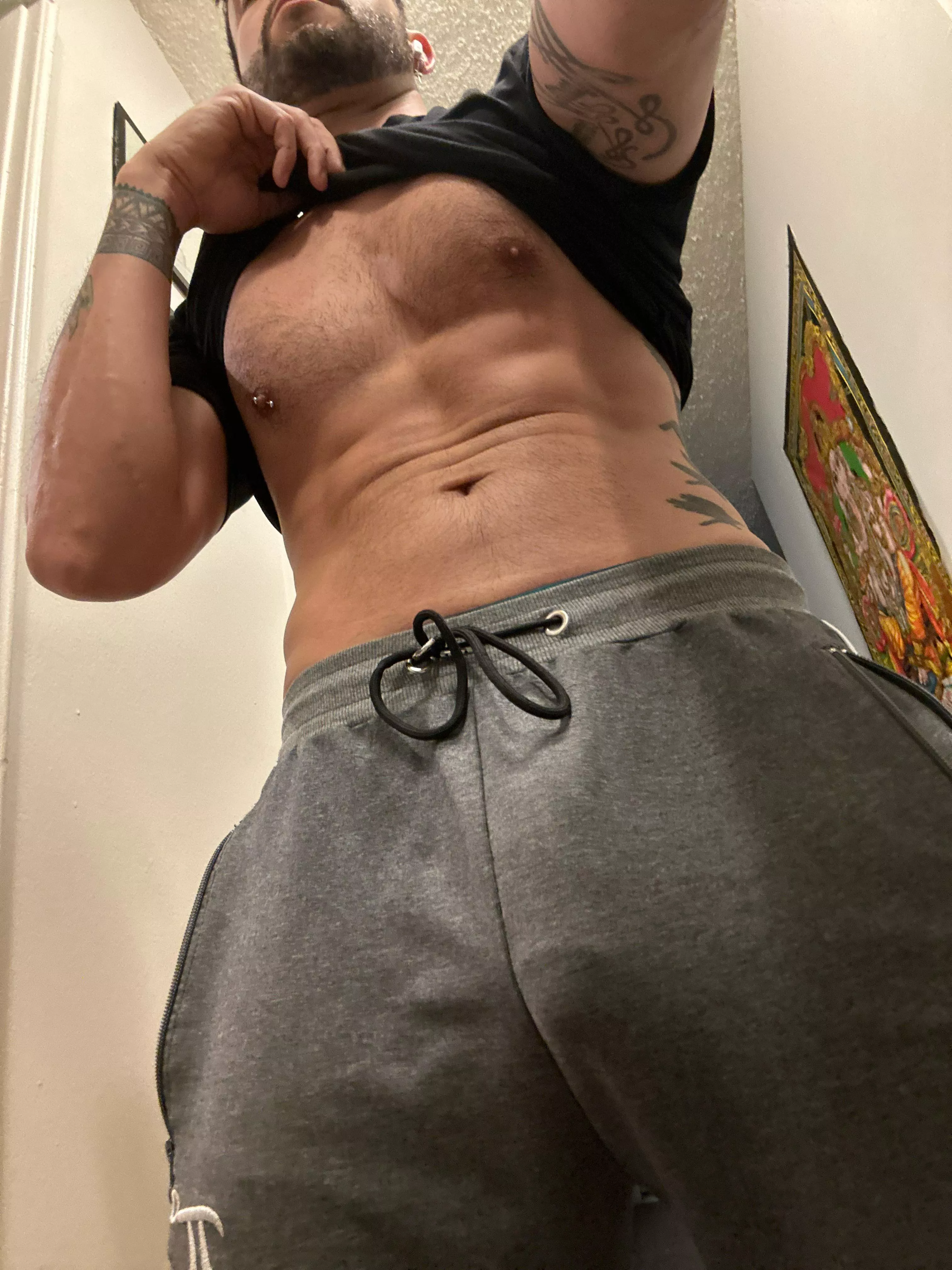 Grey sweat pants season 😉