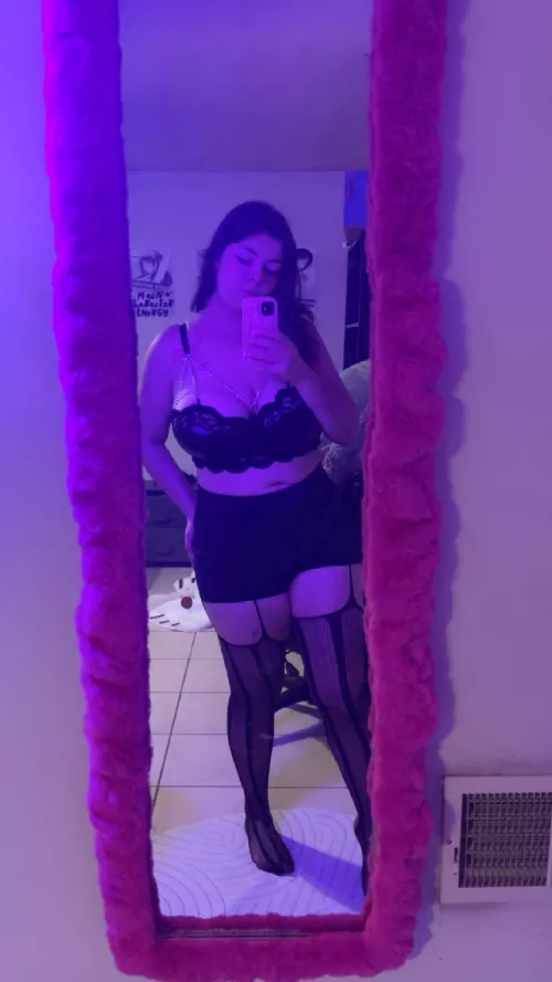 Halloweens tomorrow , who’s ready ? 🎃