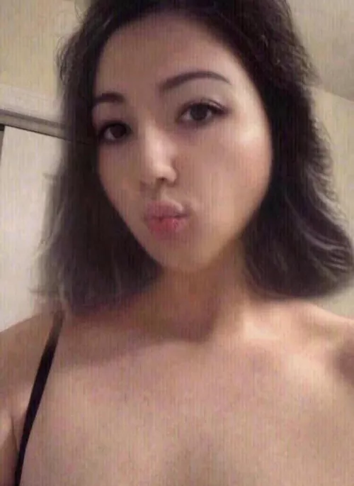 Hi :) Dfw sissy looking for an older, stronger, masculine man for long term. 