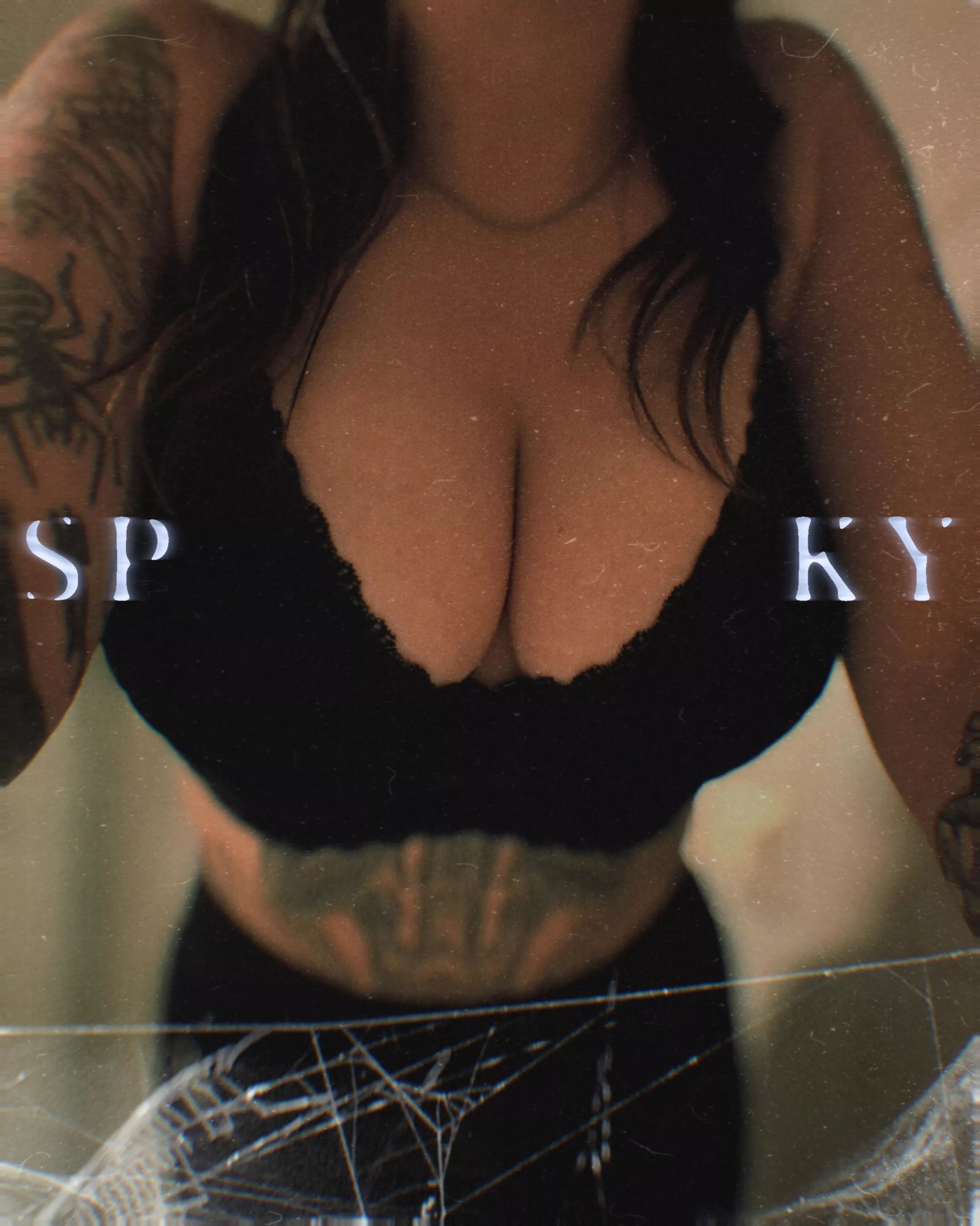 👻 hope you’re not scared of booobies [F]