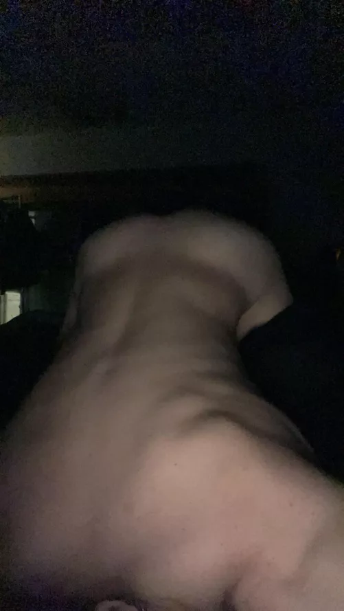Hosting in arab Al looking for a huge dick top to come fill me up