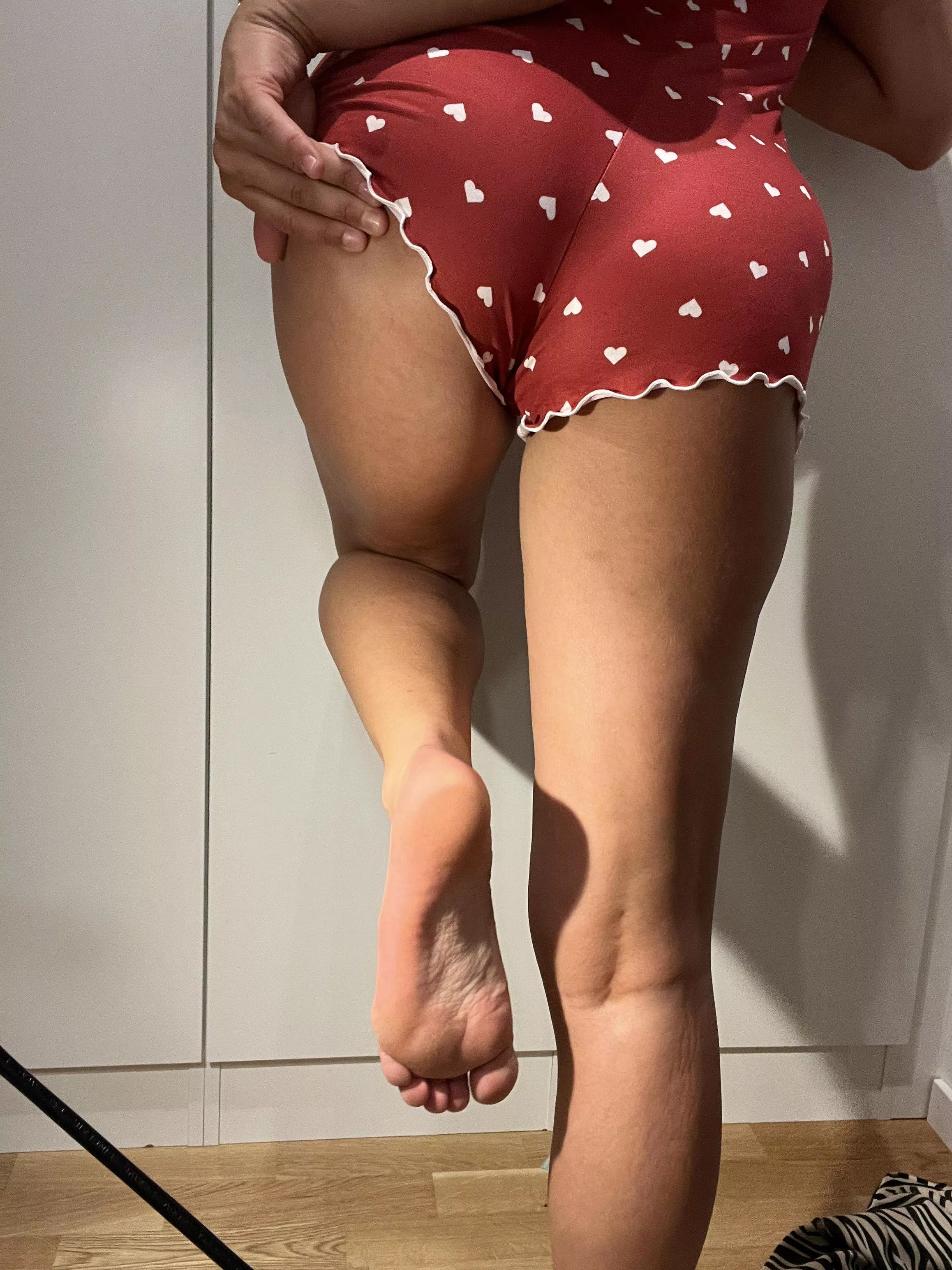 I need a massage foot boy