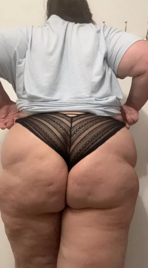 If we were neighbors, could I invite you over to have my way with you… 