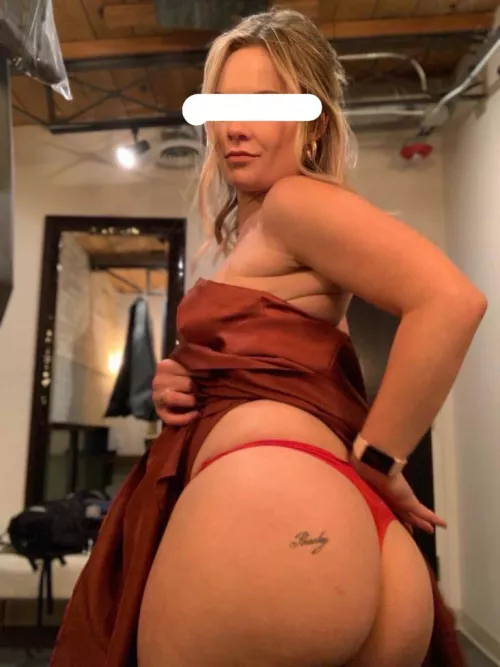 Is my ass built for bbc? I like when black men checks out my ass!