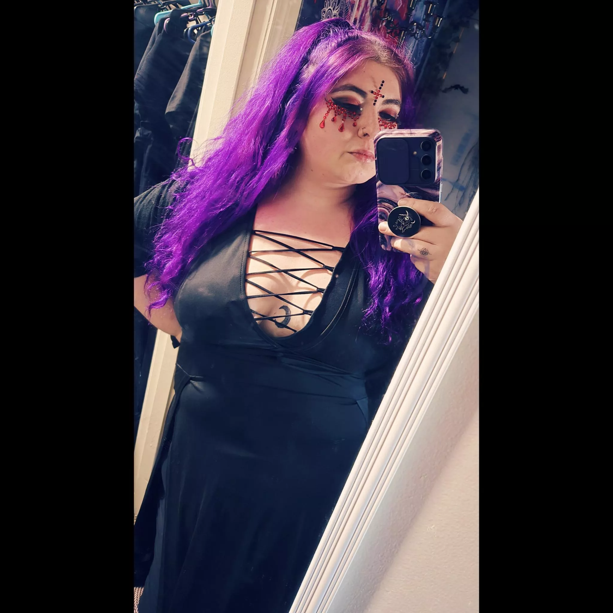 It's frickin bats 🦇