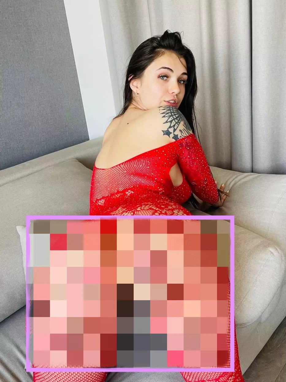 Kiss the screen of my pixels!