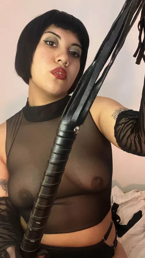 Lend me your ass for a spaking session, I'll give it back when it's all turned red