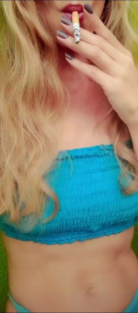 lips were made to smoke!