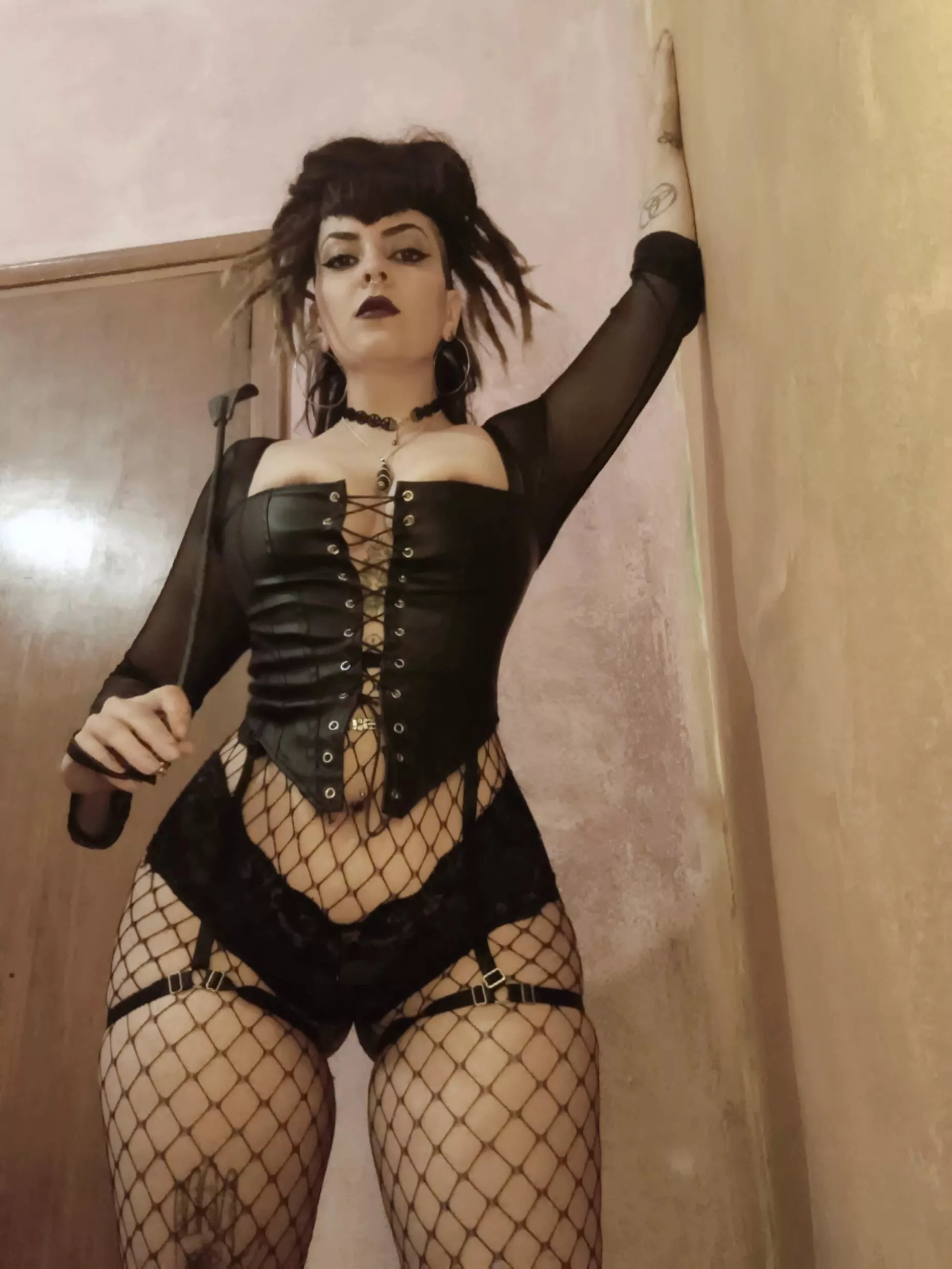 Looking for victims to destroy their balls in different ways, my sadism needs to be satisfied. Any volunteers?