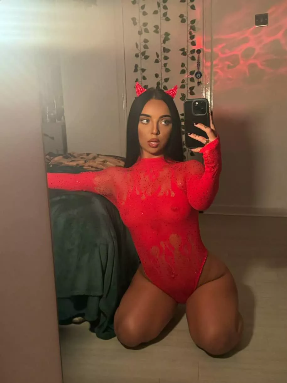 Love wearing no bra so everyone can see them x