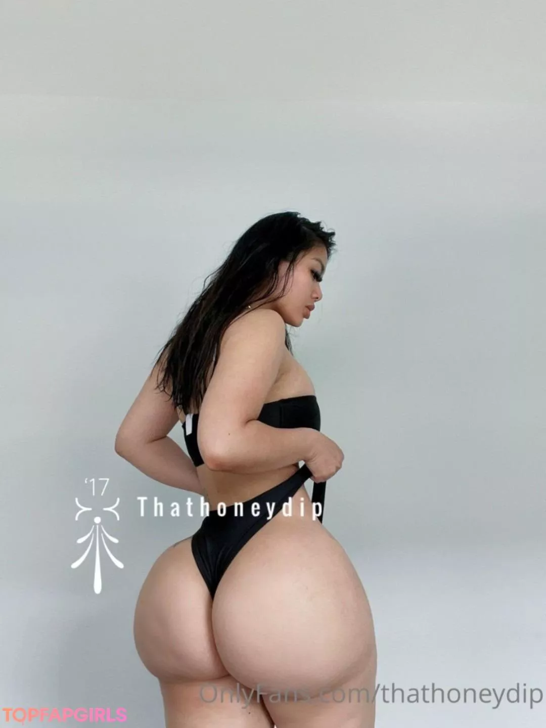 [M4F] I don't have anything *that* specific in mind, but I'd love to do something involving a huge, obviously fake ass. Maybe you're a friend, neighbor, ex, or something else. Let's get brainstorming!