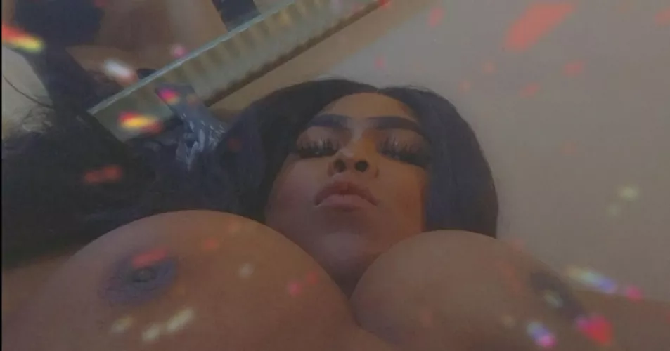 Nut on my teen tits on the northeast who wants to be first?SATX