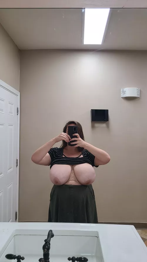 Quick bathroom selfie!