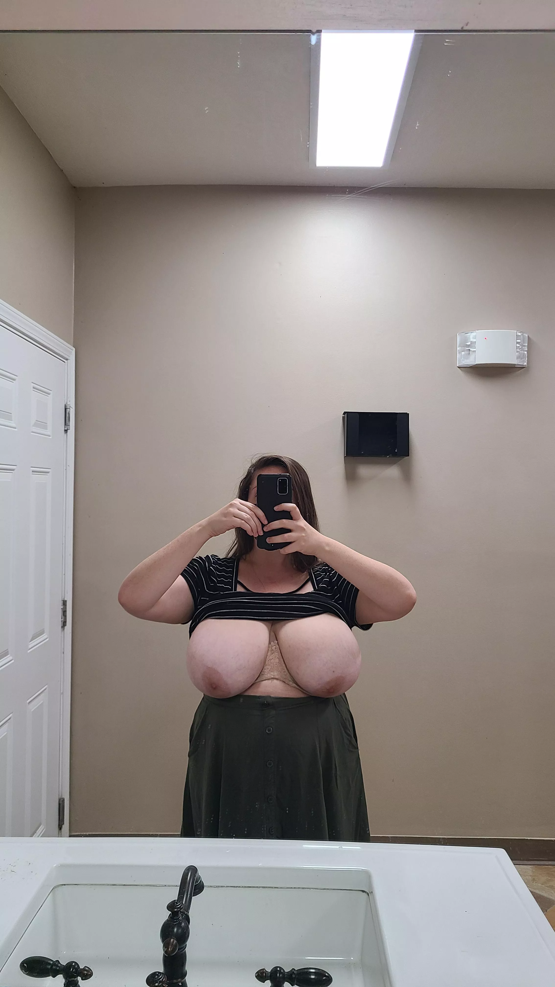 Quick bathroom selfie!