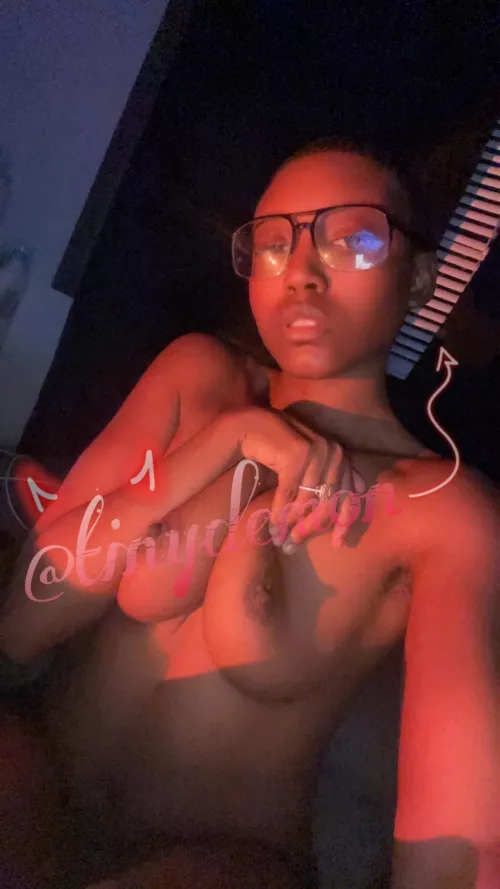 [selling] [sext] [GFE] [pic] [vid] fin[dom] [sph] and more ! Dm me for my full menu