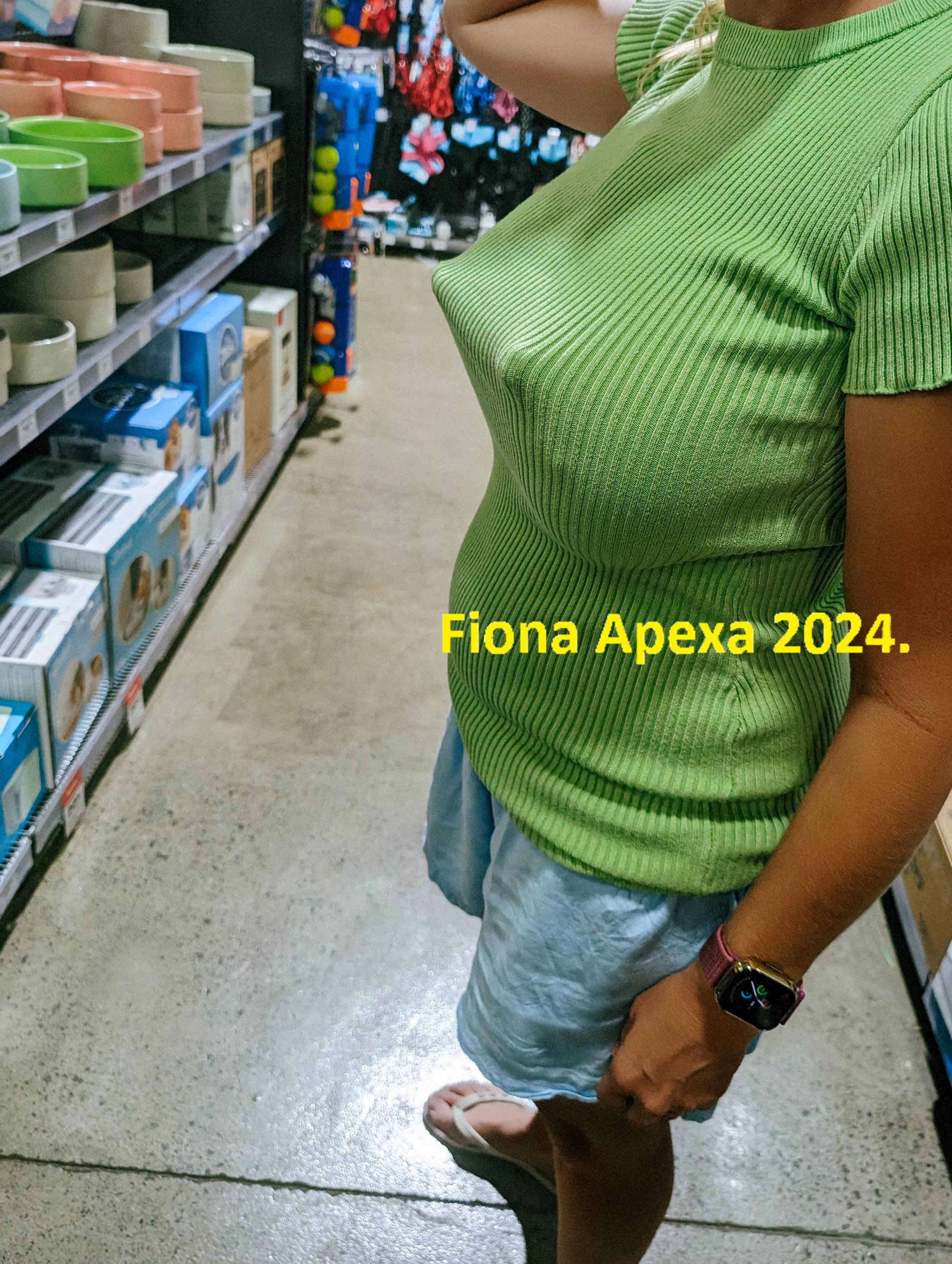 Shopping at the pet store with my pokies keeping everyone amused 