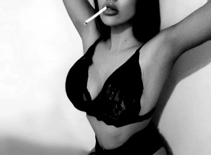 Smoking after fucking is beautiful, shall we try? 