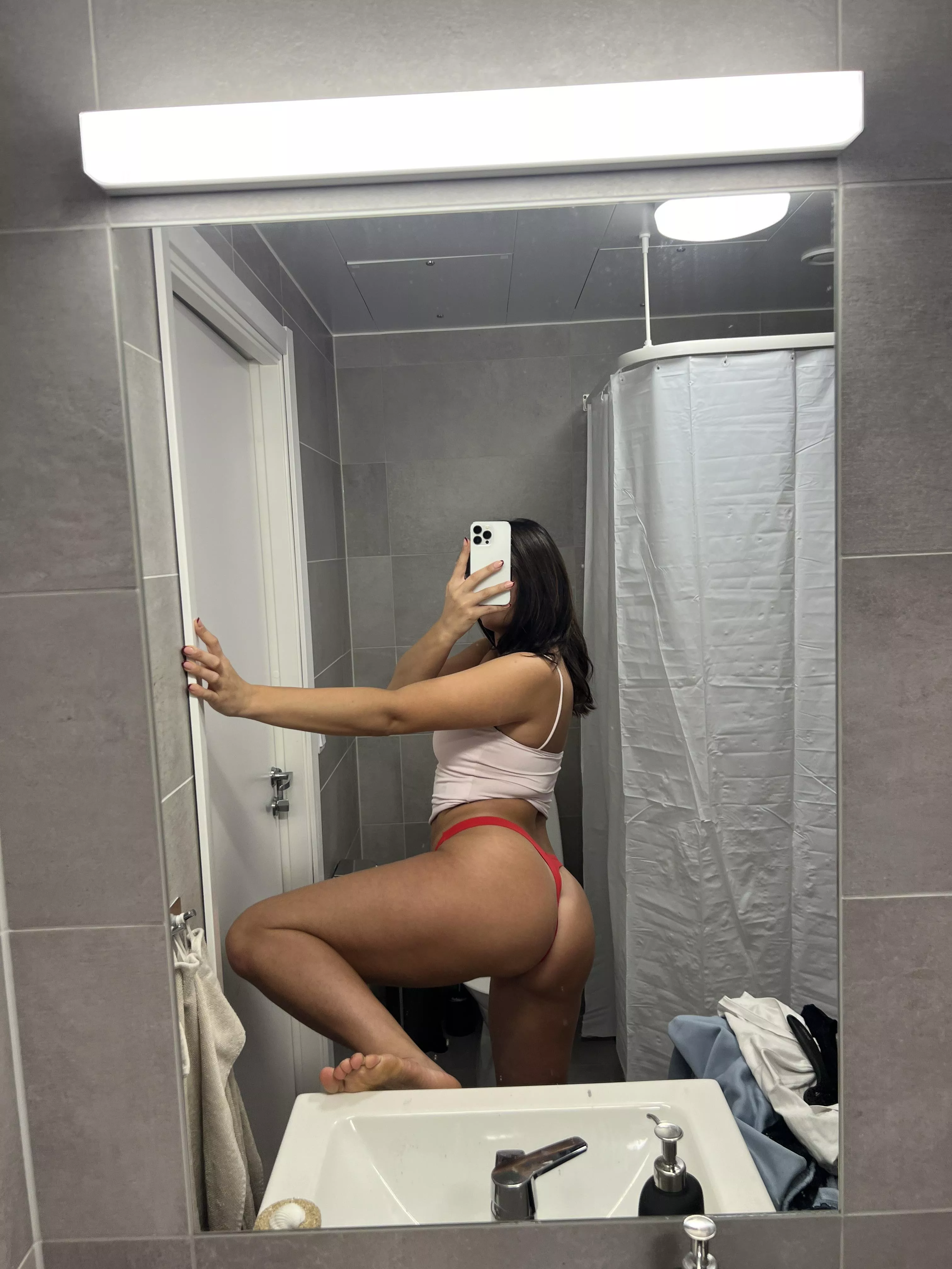 The picture that finally convinced you to cheat on her