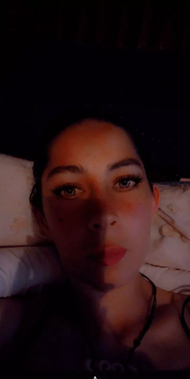 Thinking you turn me on that’s a laugh cause your never be a throught in my mind 