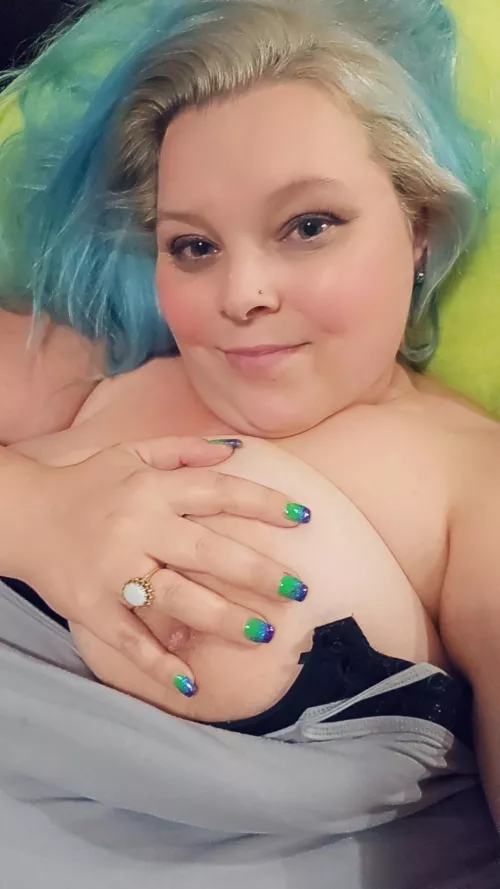 This momma went a d got her nails done what you think!??