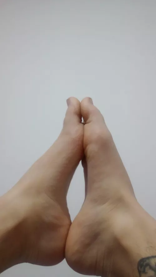 tiny feet for u