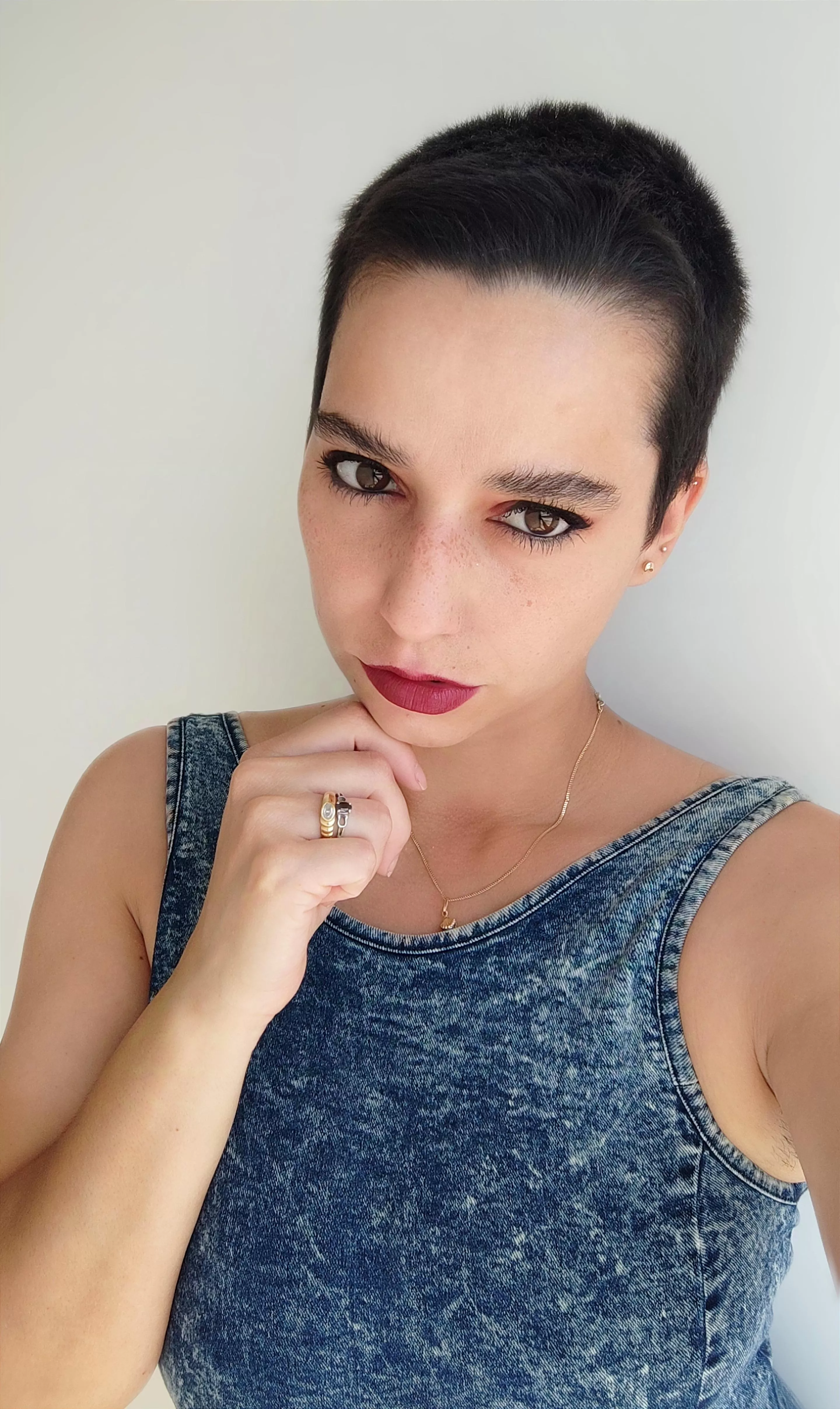 True satisfaction comes
from serving a goddess like me.
How much will you give me?