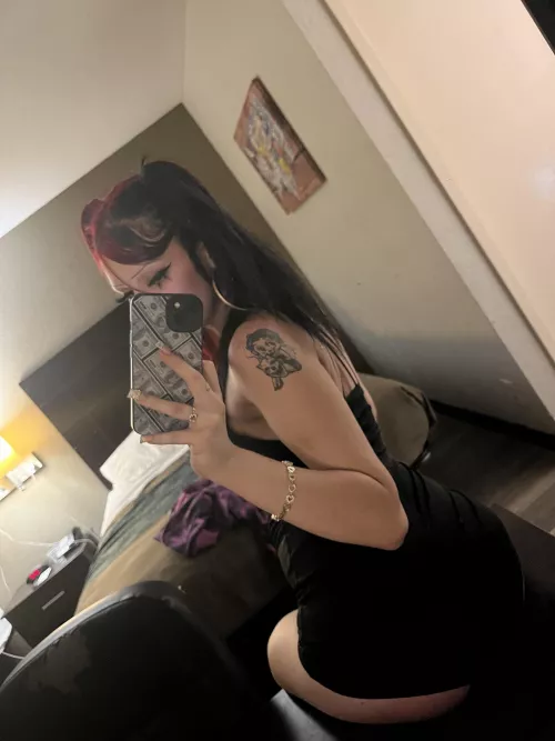 We linking up tn hmu for more info babes nw-sw all night 