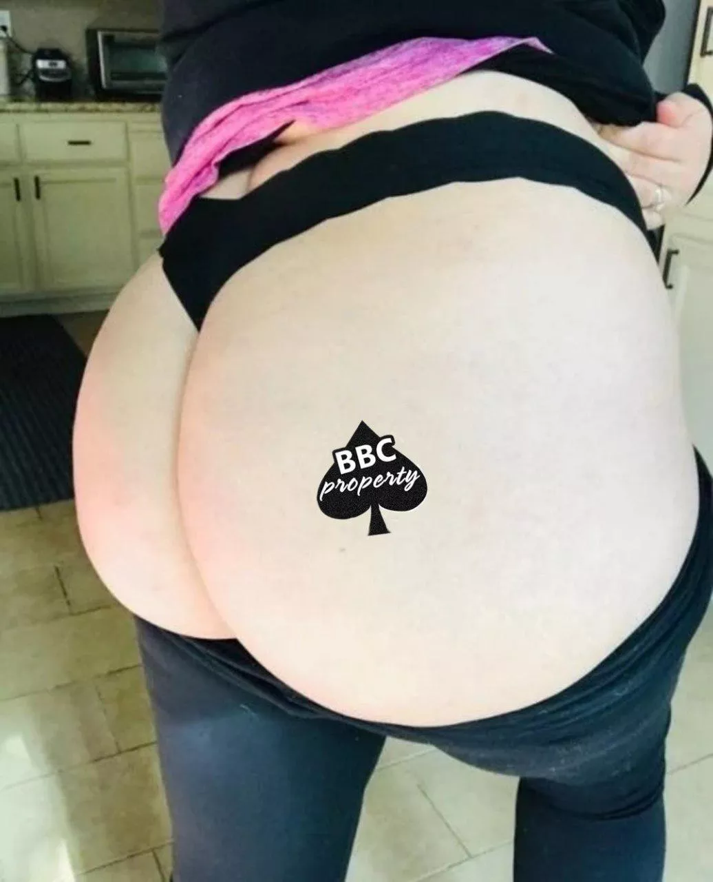 White mom hiding in the suburbs... come tribute me and bully my son! Tributes welcome!