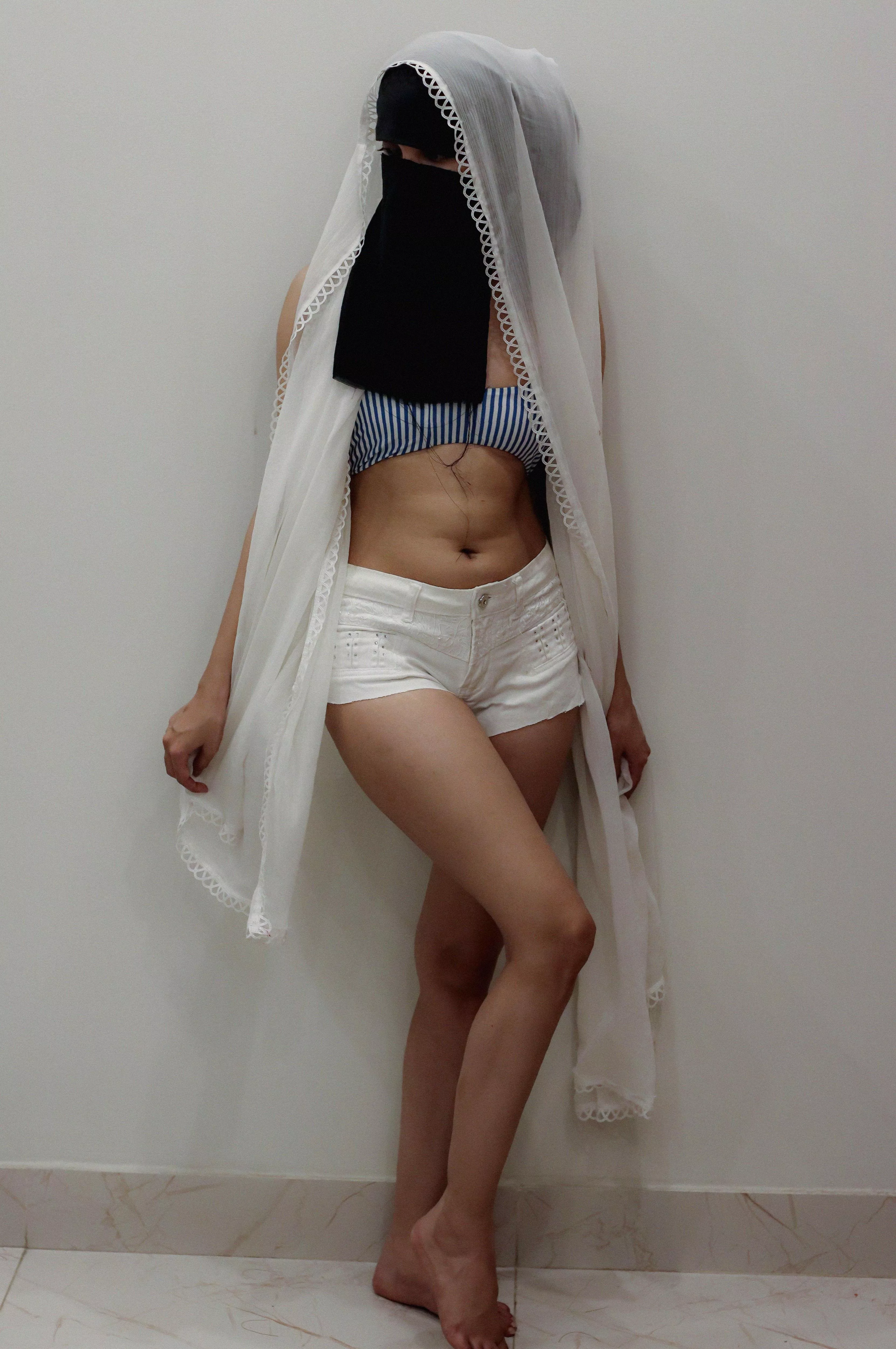 why do guys always try to get me to send them nudes