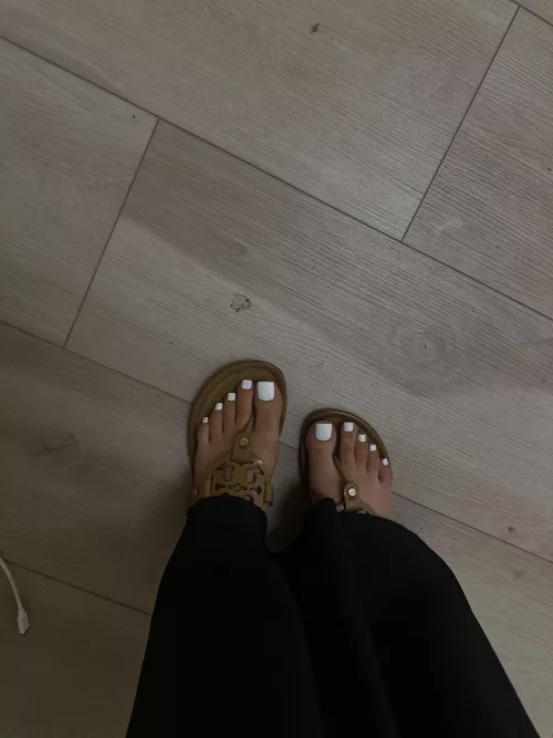 Would my toes catch your eyes in the grocery store?