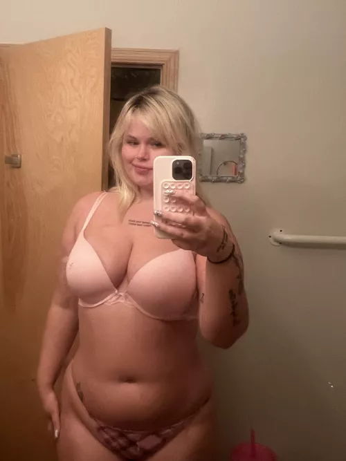 Would you fuck a chubby girl? 