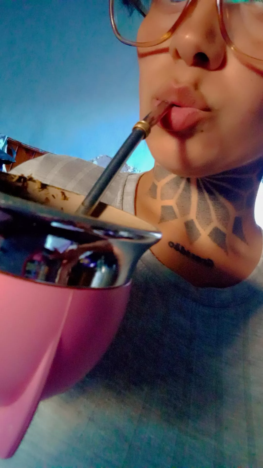 Would you like to have these lips on your light bulb? ☺️