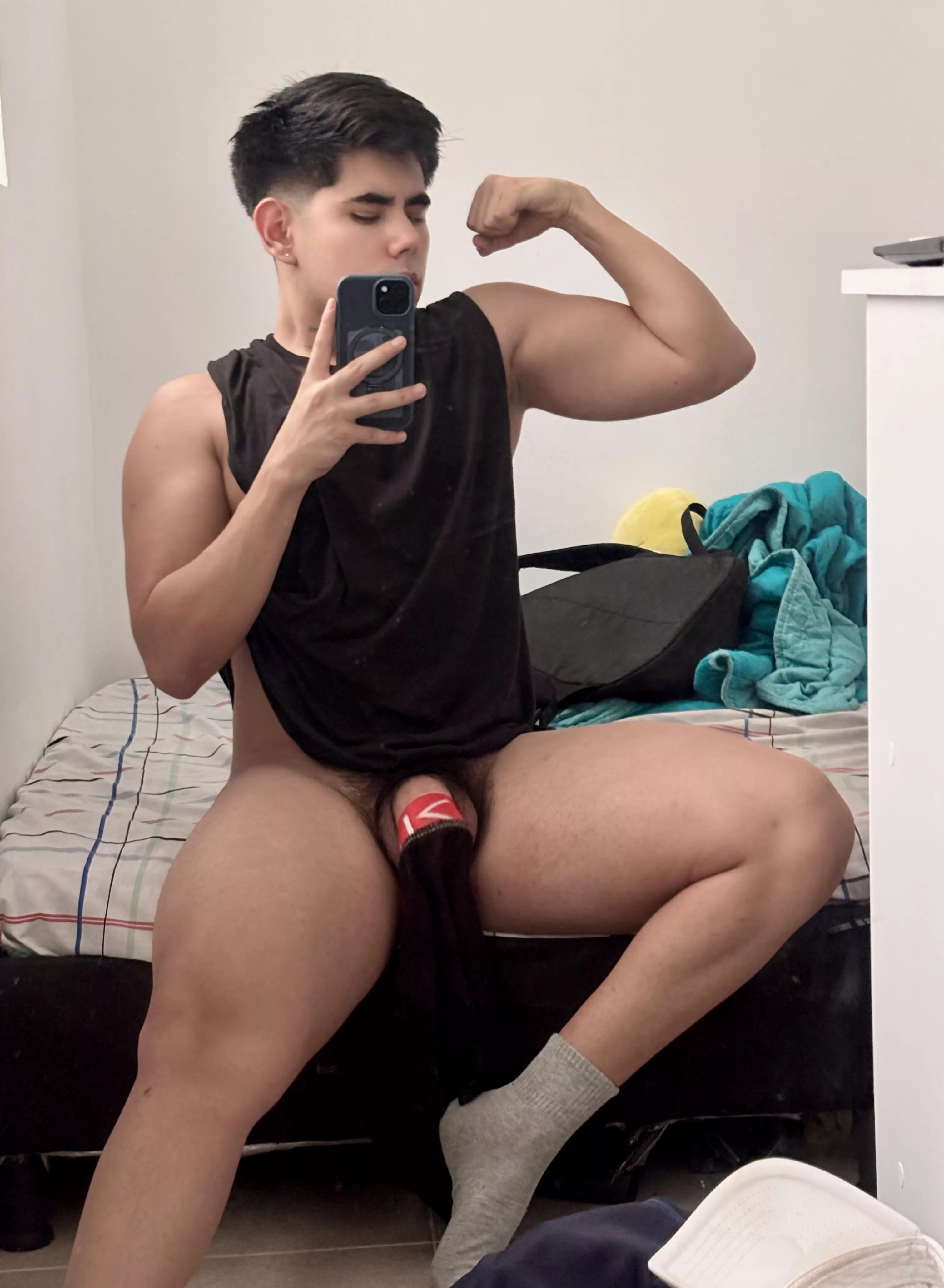 [20] Custom content. Pics, videos, VC and more. (I no have limits)