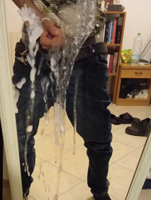 [25] i love to cum on the mirror