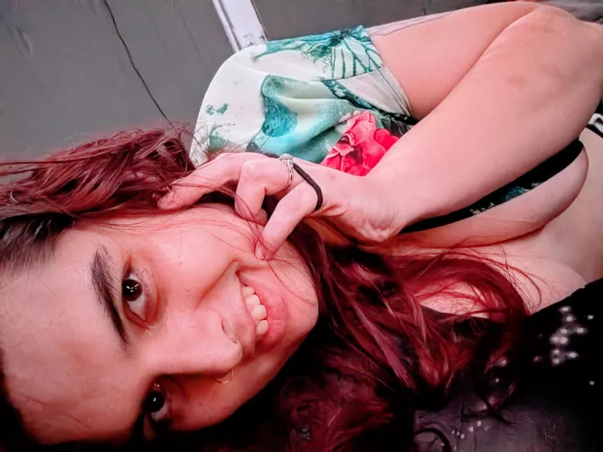 30MTF, showing off a little morning after sex hair and cleavage.