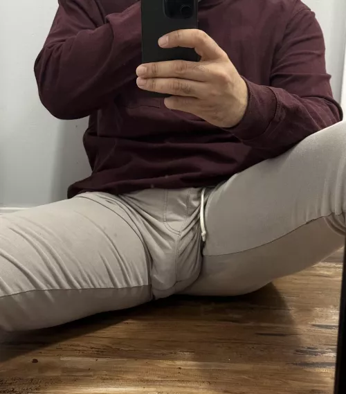 31 M4F or M4FM looking to get together and host Friday 