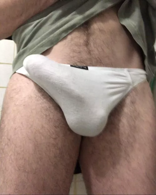 32 [M4F] #NYC uncut BWC looking for a woman who would be into exploring a panty kink together by trying on g-strings/thongs.