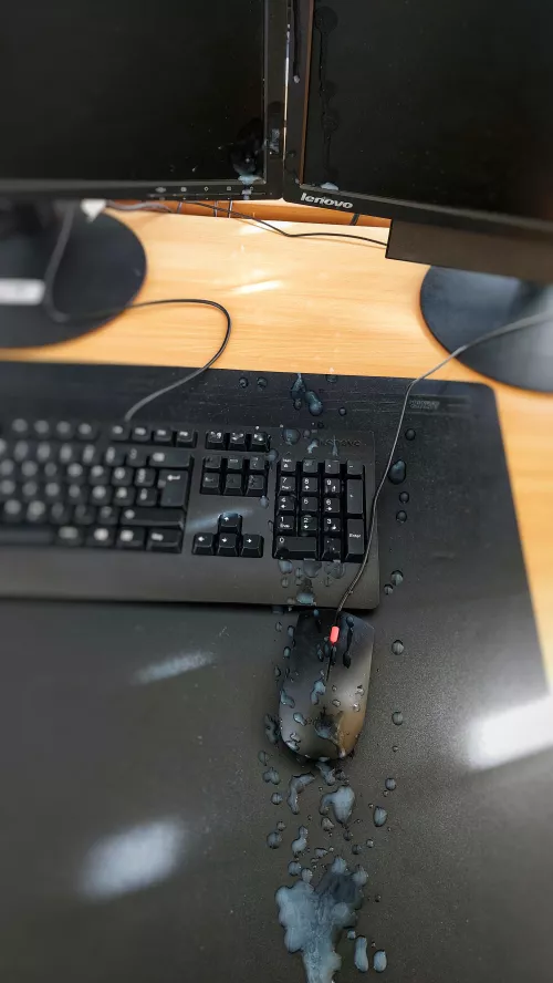 [40] Aimed for my coworkers computer mouse - hit some more 🙄.... well hit ⬆️ if you want to see the whole clip!