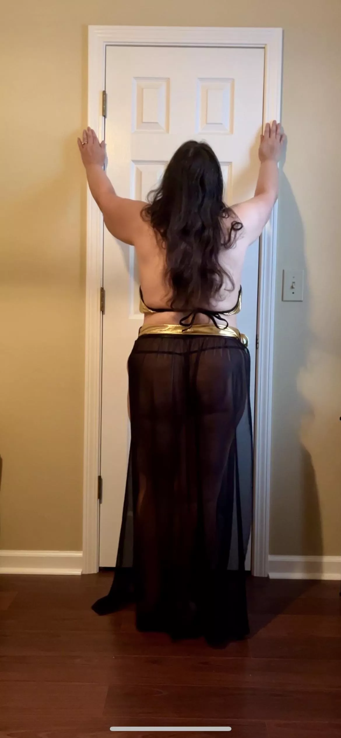 50F4M Indianapolis, Wife is iso a gentleman RIGHT NOW to come smoke out and have some drinks before oral delights. Please be local and 21+. Happy Halloween 