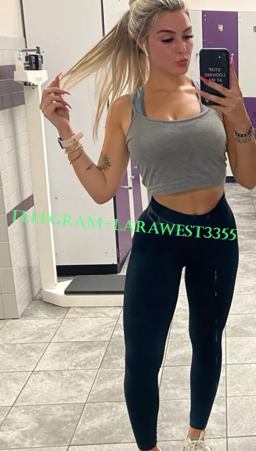 Am I your type??👅f
