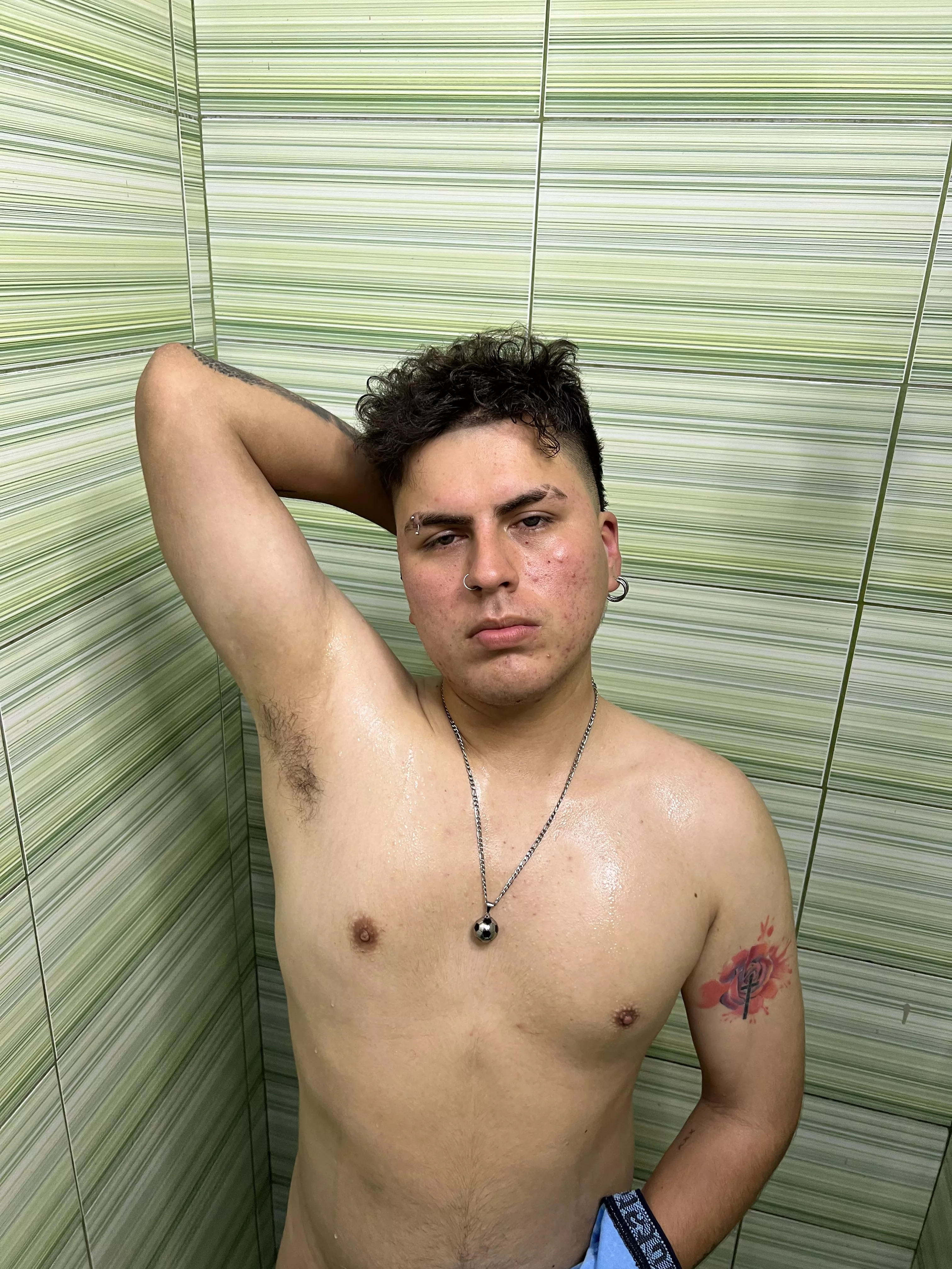 Anyone want to sniff my athletic armpit haha?