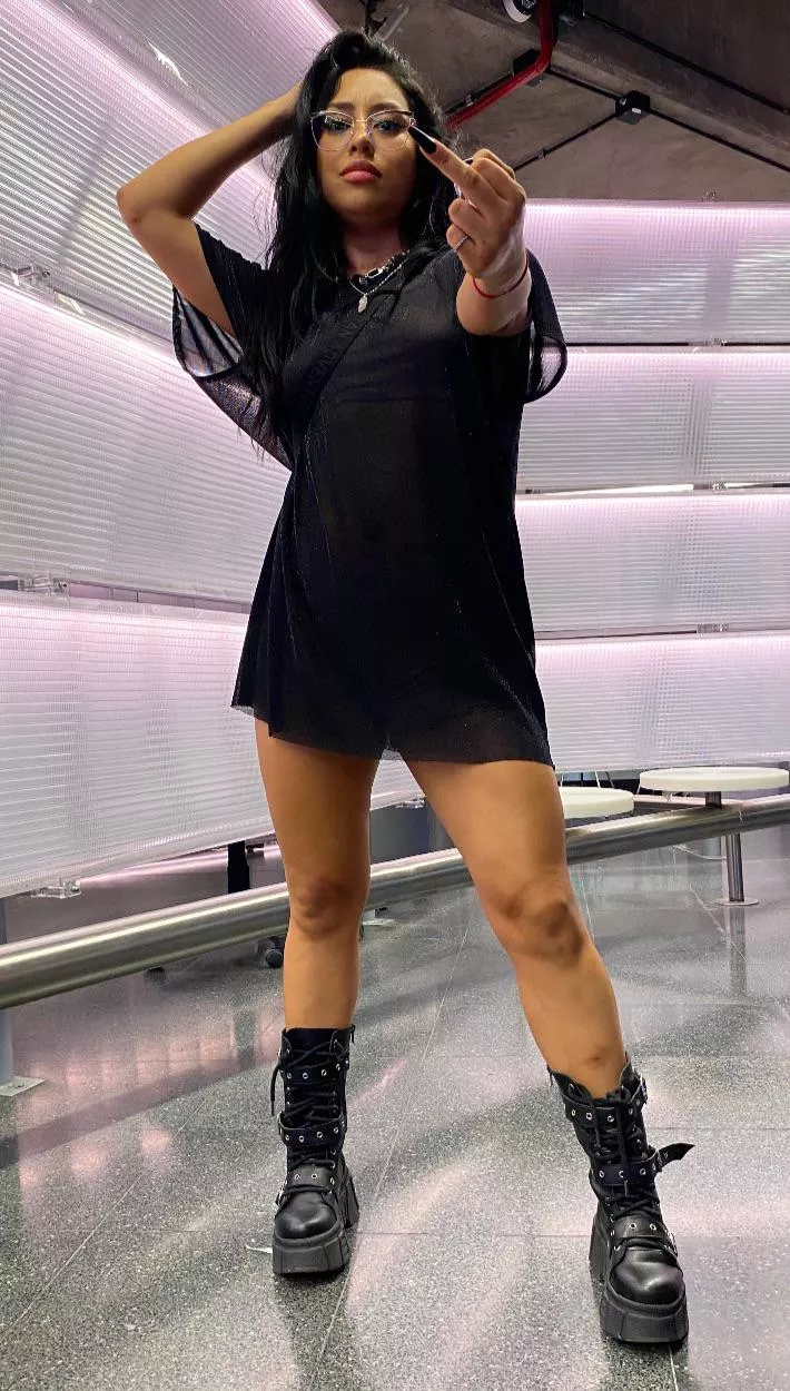  Are you waiting for a Latin mommy to dominate you? 