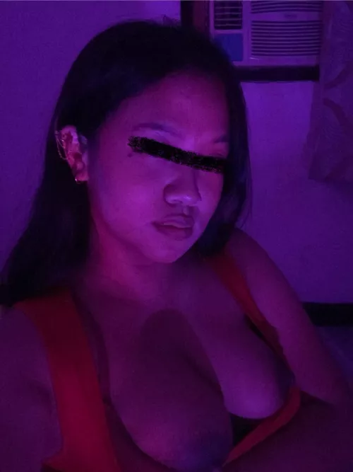 Bored and horny. Available tonight babe! 💋 tg @yourgirllllianne