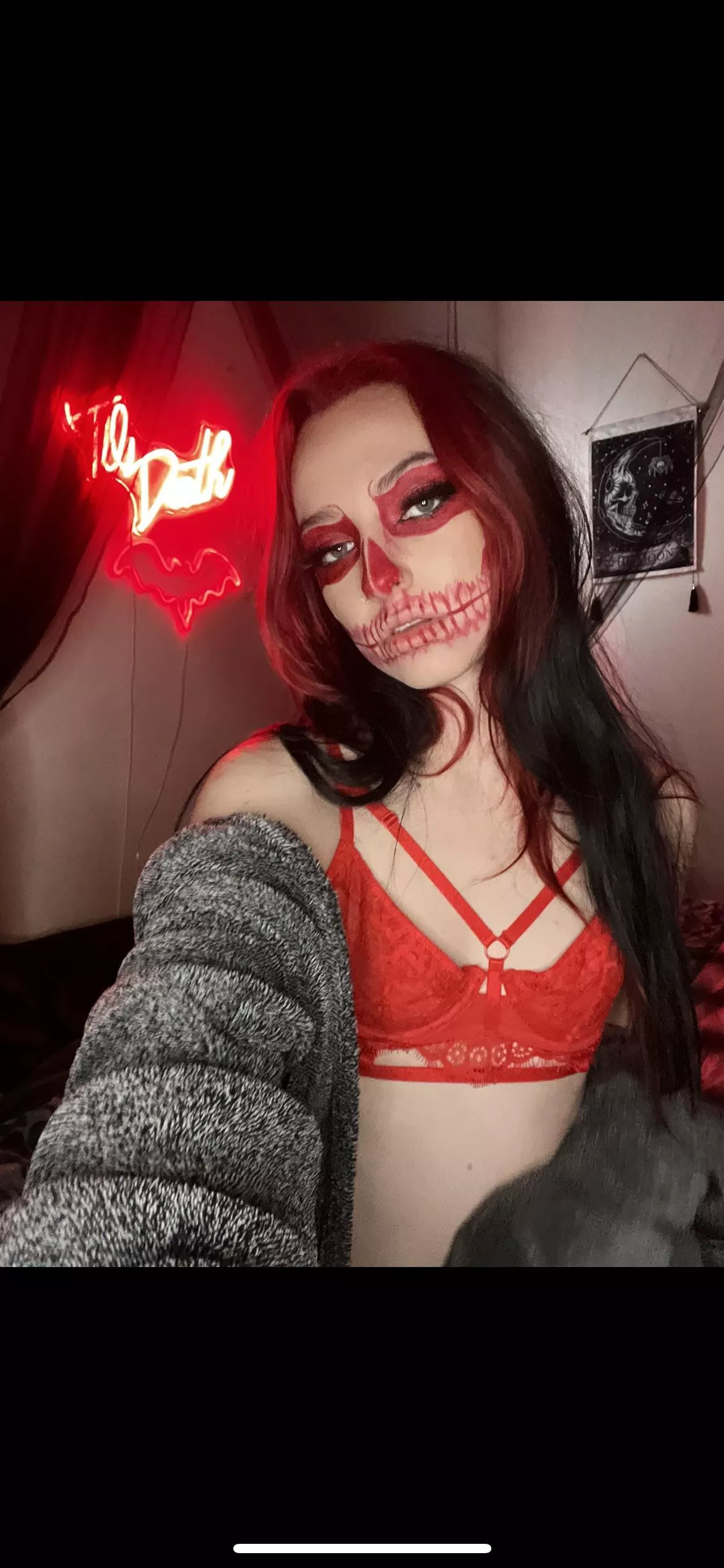 Cute skull makeup 
